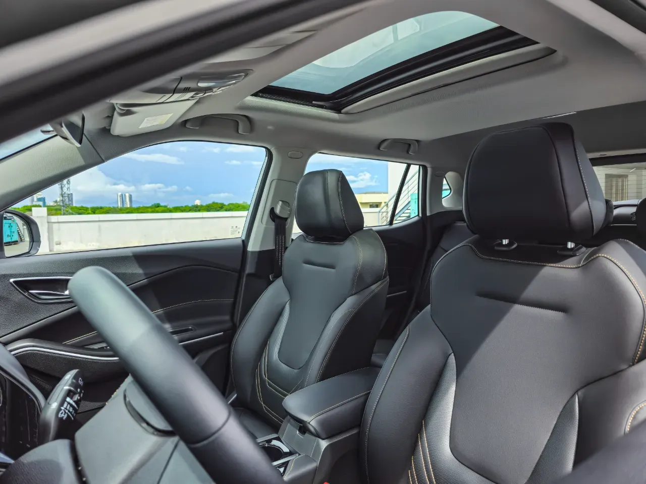 جاك JS4 interior - Seats