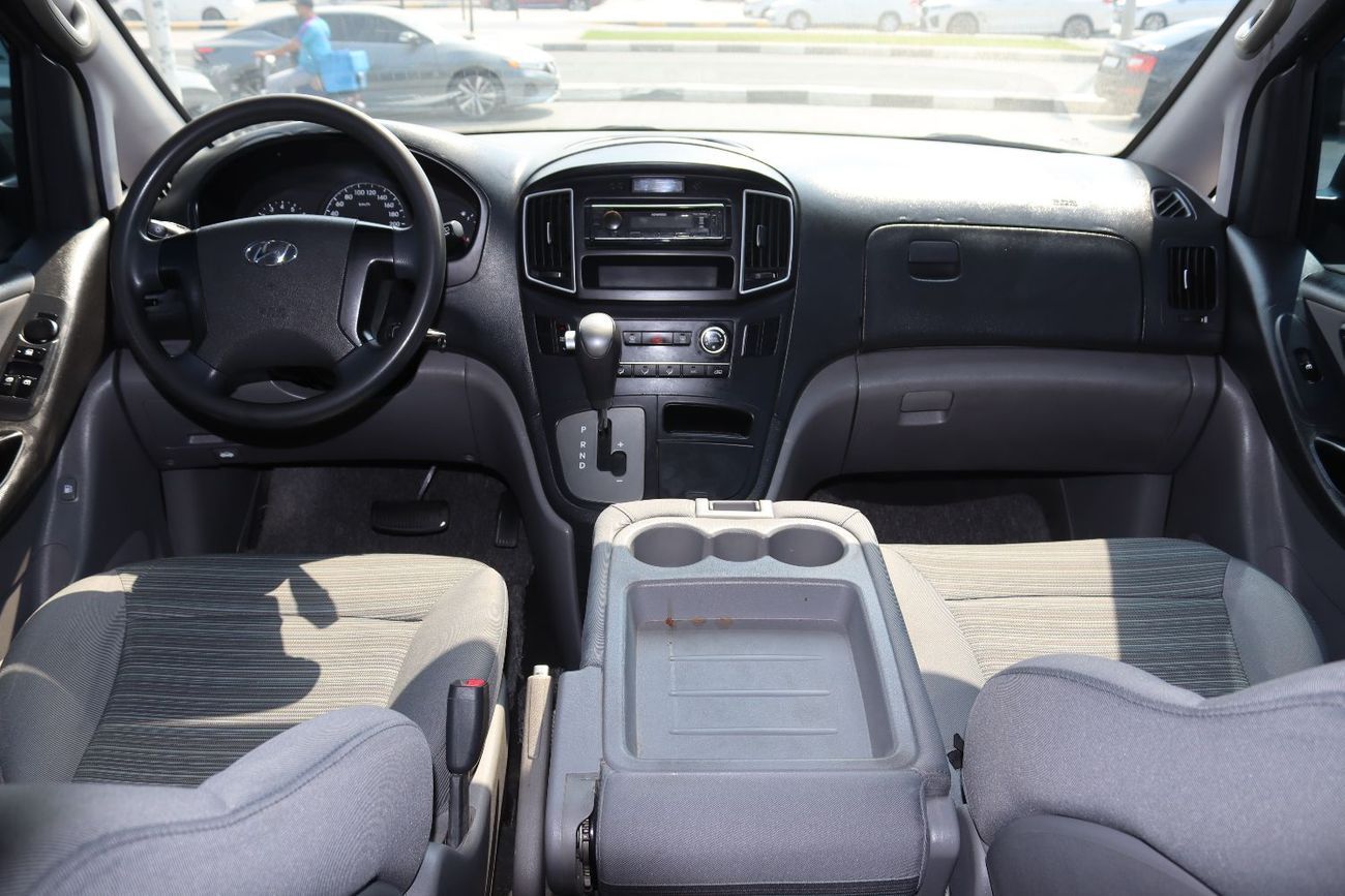 هيونداي H-1 هيونداى H-1موديل 2020 خليجى بدون حوادث  ممشى 123000 كم بمحرك 2.4Lعدد 12 مقعد بحاله ممتازه