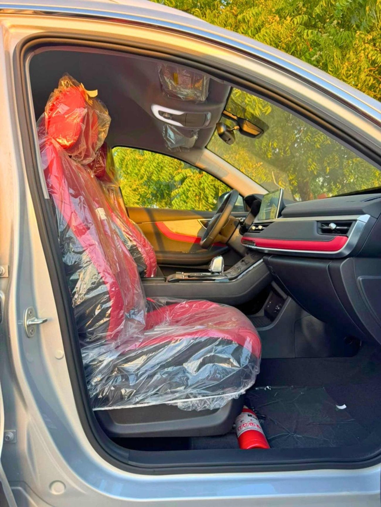Chery Tiggo 7 LUXURY 1.5L PETROL V4 || LEATHER SEATS / BIG DVD+CAMERA / REAR PARKING SENSOR (CODE # TG7CSTDO)