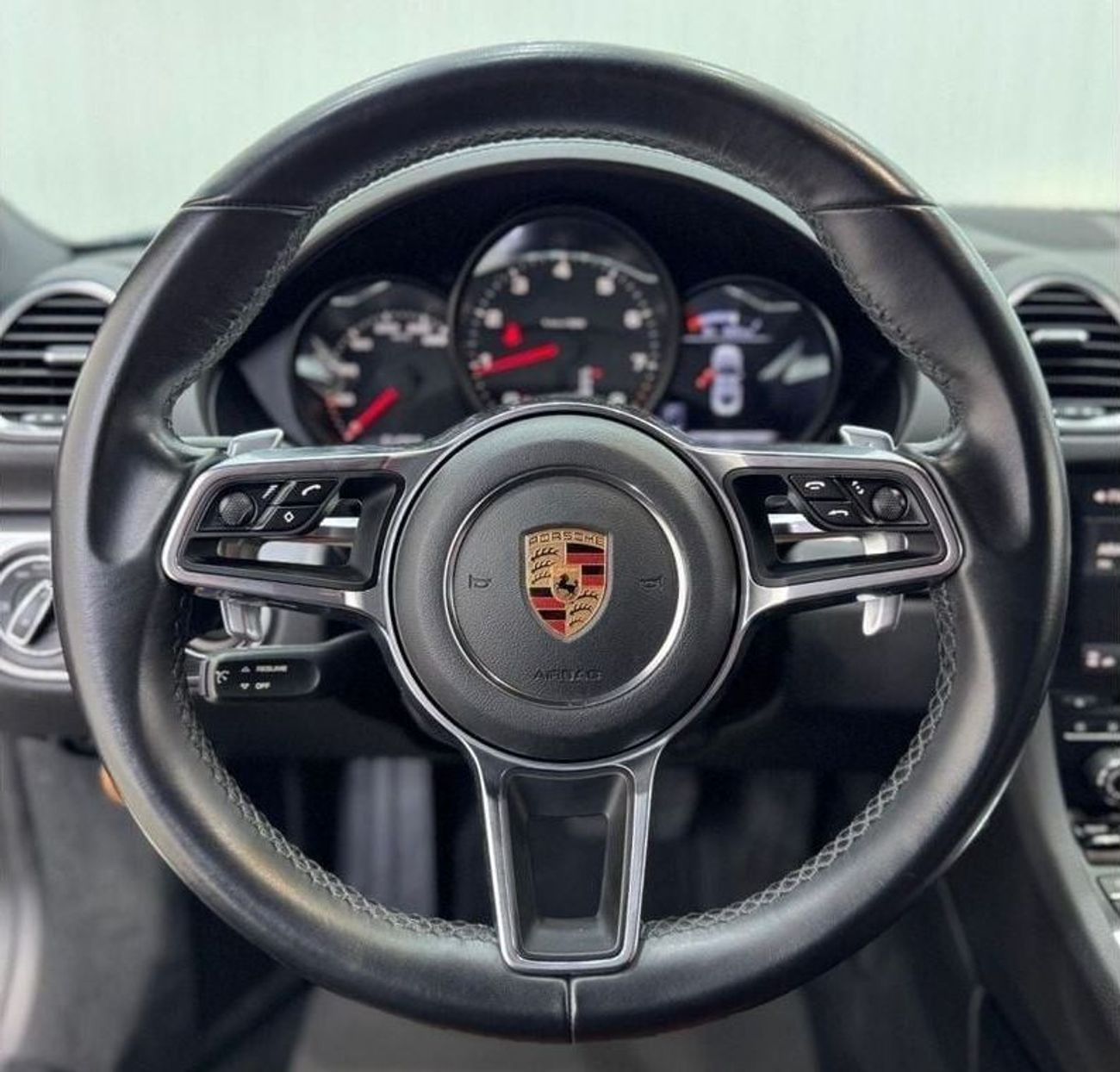 Porsche 718 Cayman Std 2.0L A/T 2018 Porsche 718 Cayman, 2025 Porsche Warranty, Full Porsche Service History, GCC