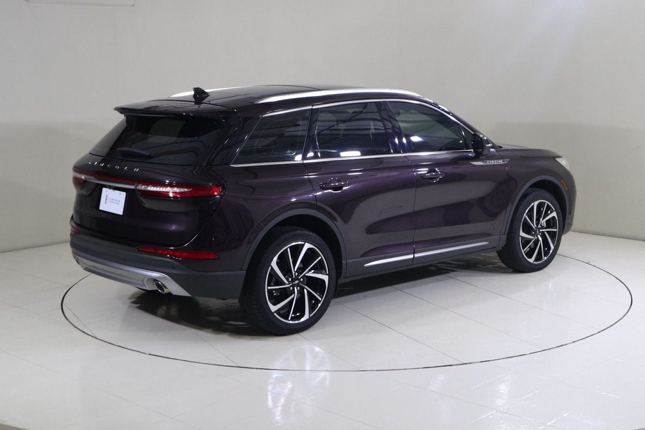 Lincoln Corsair RESERVE II COR423/AL TAYER MOTORS/AL QOUZ SHOWROOM