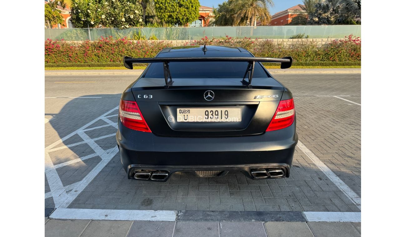 Mercedes-Benz C 63 Coupe Black Series look