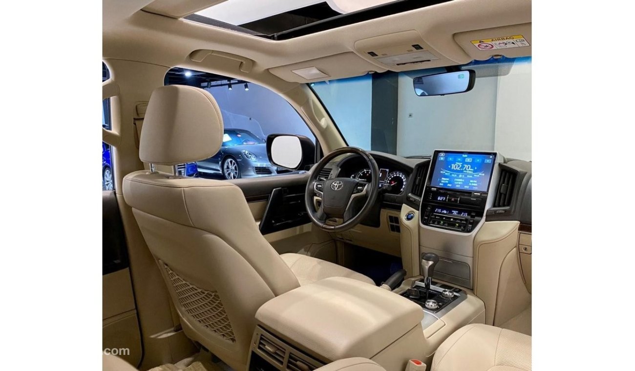 Toyota Land Cruiser 2019 Toyota Land Cruiser V8 GXR Grand Touring, Toyota Warranty + Service Contract, Low KMs, GCC