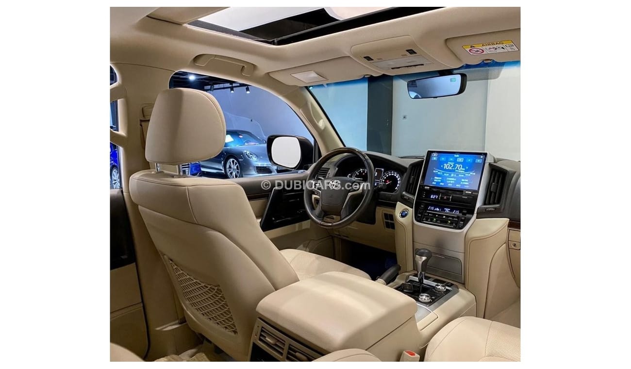 Toyota Land Cruiser 2019 Toyota Land Cruiser V8 GXR Grand Touring, Toyota Warranty + Service Contract, Low KMs, GCC