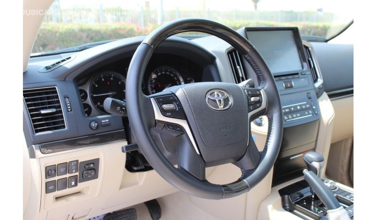 Toyota Land Cruiser GXR GT GCC LOW MILEAGE IN BRAND NEW CONDITION WITH AL FUTTAIM WARRANTY