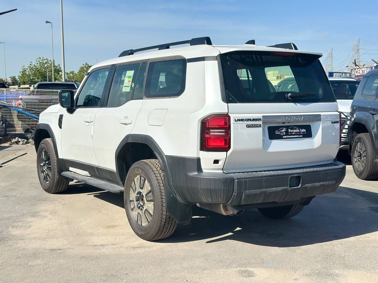 تويوتا برادو 2.8 لتر تيربو ديزل أوتوماتيك // 2026 // خيار ALR مع ثلاجة، فتحة سقف، مشغل DVD وكاميرا خلفية // عرض خ