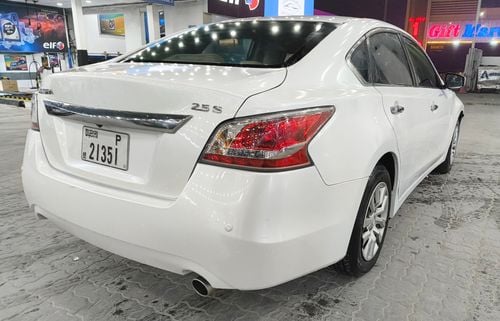 نيسان ألتيما