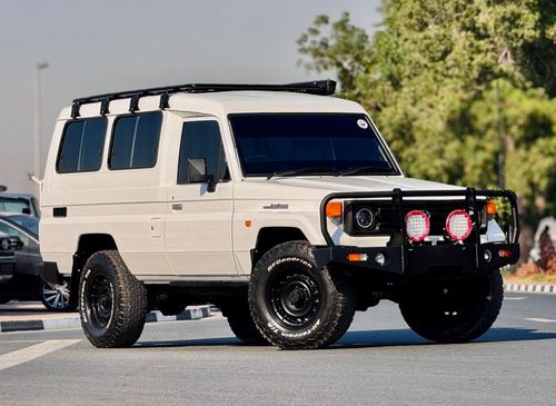 Toyota Land Cruiser 70 GOOD CONDITION | BULL BAR WITH LED LIGHTS | RHD | 1998 | 4.2L DIESEL ENGINE | MANUAL TRANSMISSION |