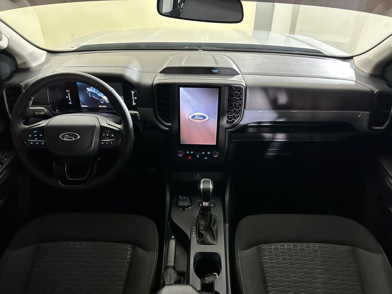 Ford Ranger XLT 2.0T Diesel RDD3424 / FREE Insurance + Registration / AL TAYER MOTORS / AL QOUZ SHOWROOM