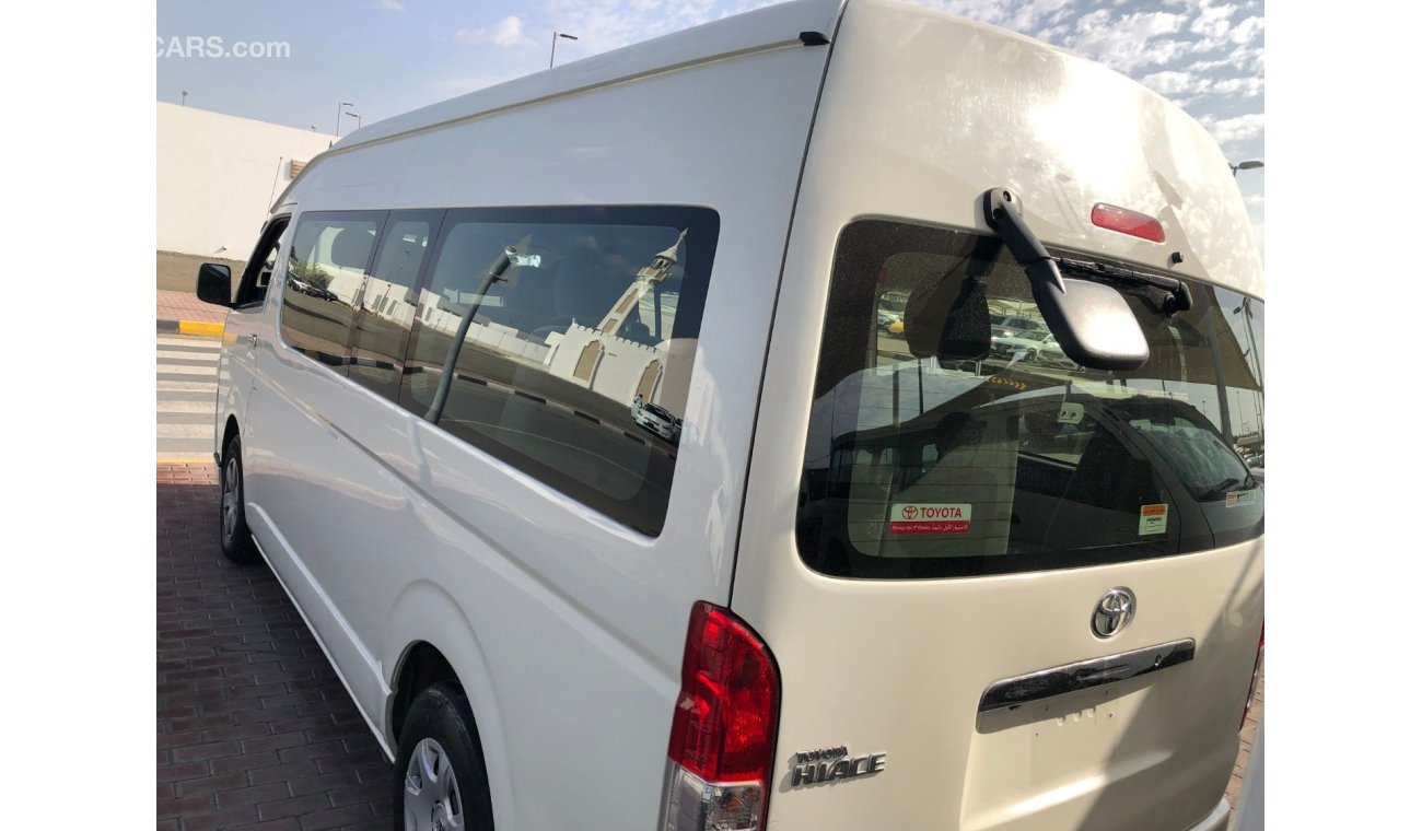 Toyota Hiace Commuter GLX High Roof Toyota Hiace Highroof Bus 13 seater,Diesel.