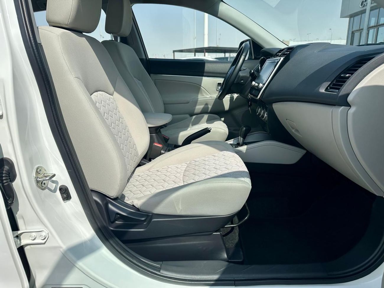 ميتسوبيشي ASX Mid 2.0L FWD