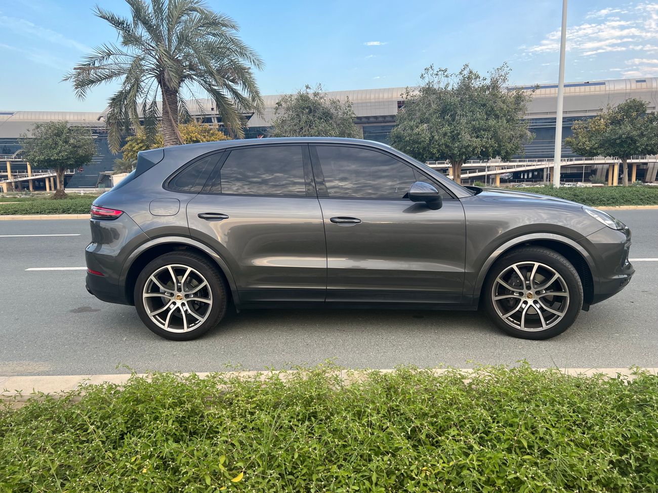 Porsche Cayenne standard.