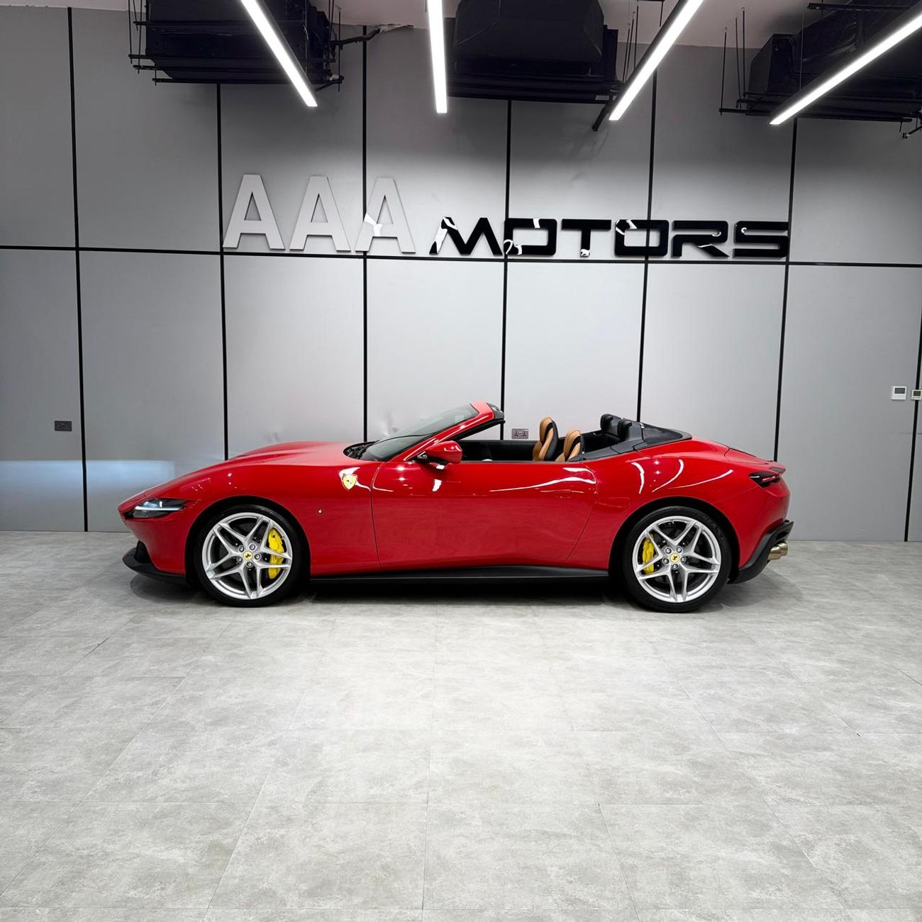 فيراري روما Spider | Brand New | GCC Specs with 5 years warranty and 7 years service contract | Latest Ferrari C