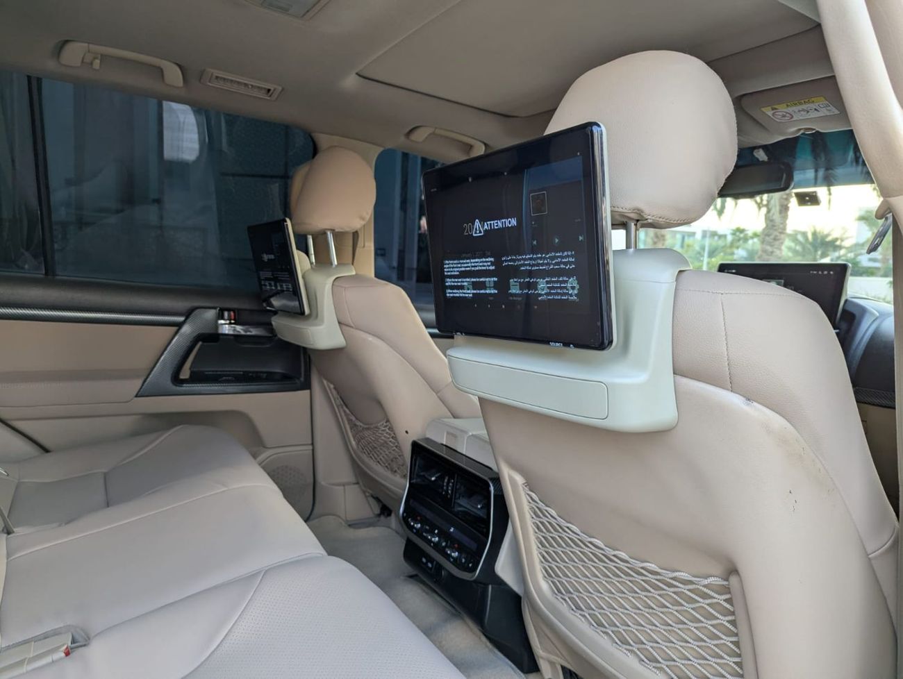 Toyota Land Cruiser Toyota LC200 white LHD