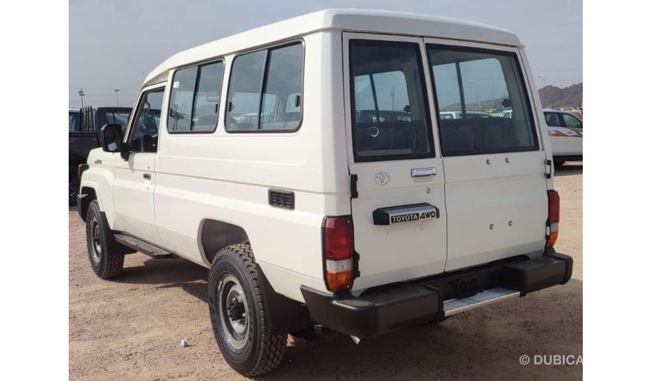 تويوتا لاند كروزر بيك آب TOYOTA LANDCRUISER STEEL ROOF VAN ( HZJ) LC78