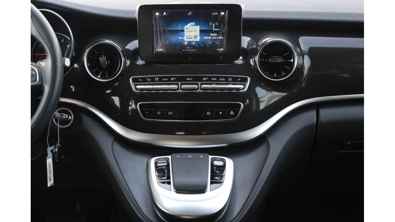 مرسيدس بنز V 250 2024 MBZ V250 2.0 4X2 VCLASS - أسود سبج ME داخل أسود | تصدير فقط