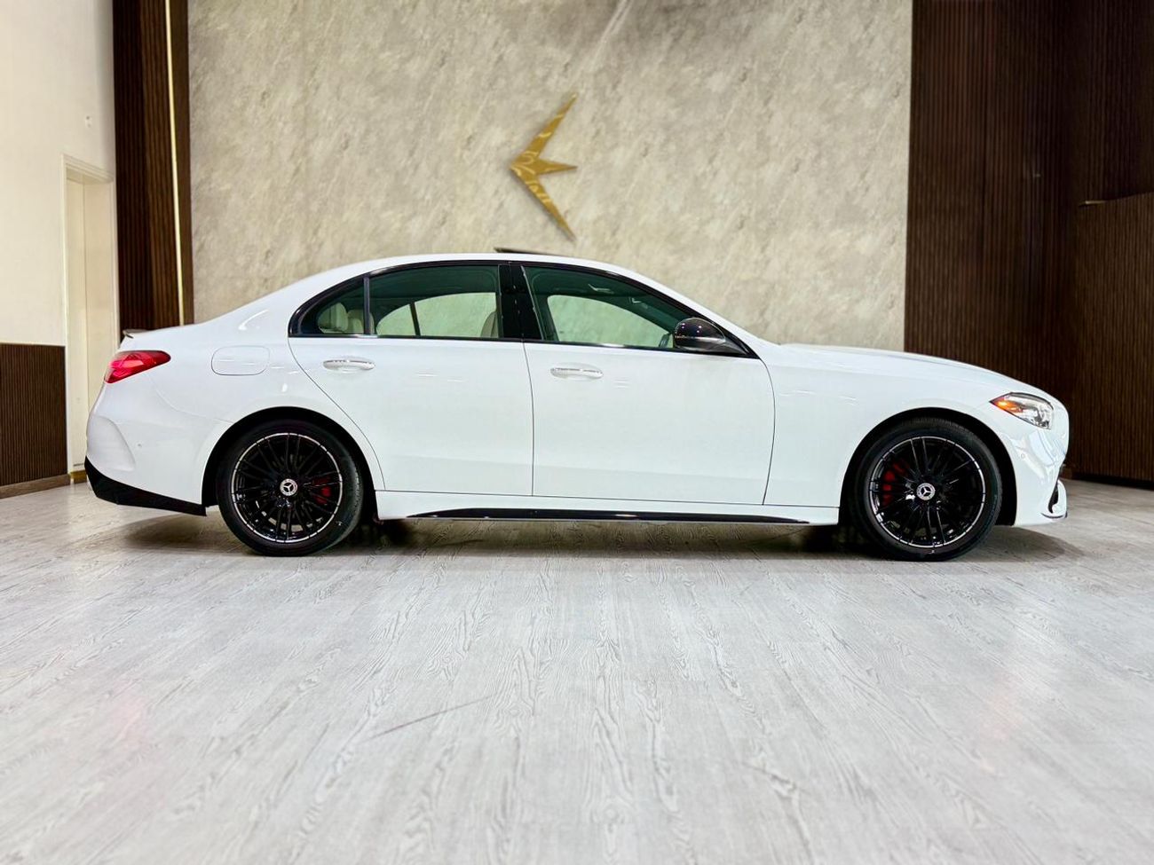 Mercedes-Benz C 300 MERCEDES C300 4MATIC II 2023 II FULL LOADED