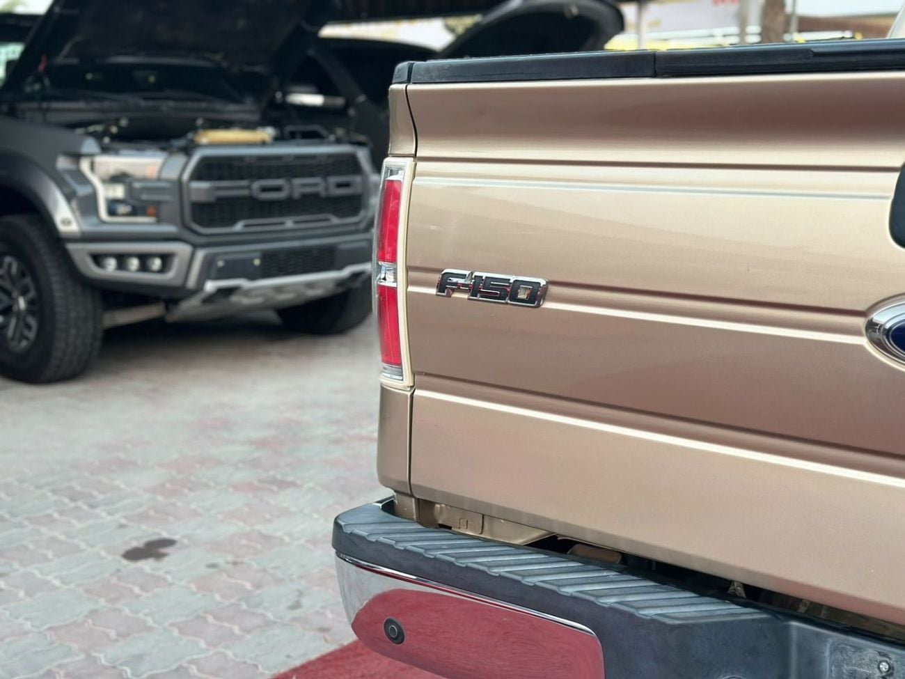 Ford F-150 XLT CREW CAB