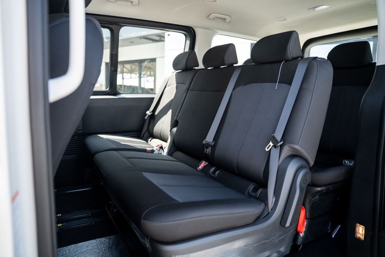 هيونداي ستاريا LUXURY 2025 Brand New 11 Seater Diesel 2.2L Turbo 4 Cylinders GCC