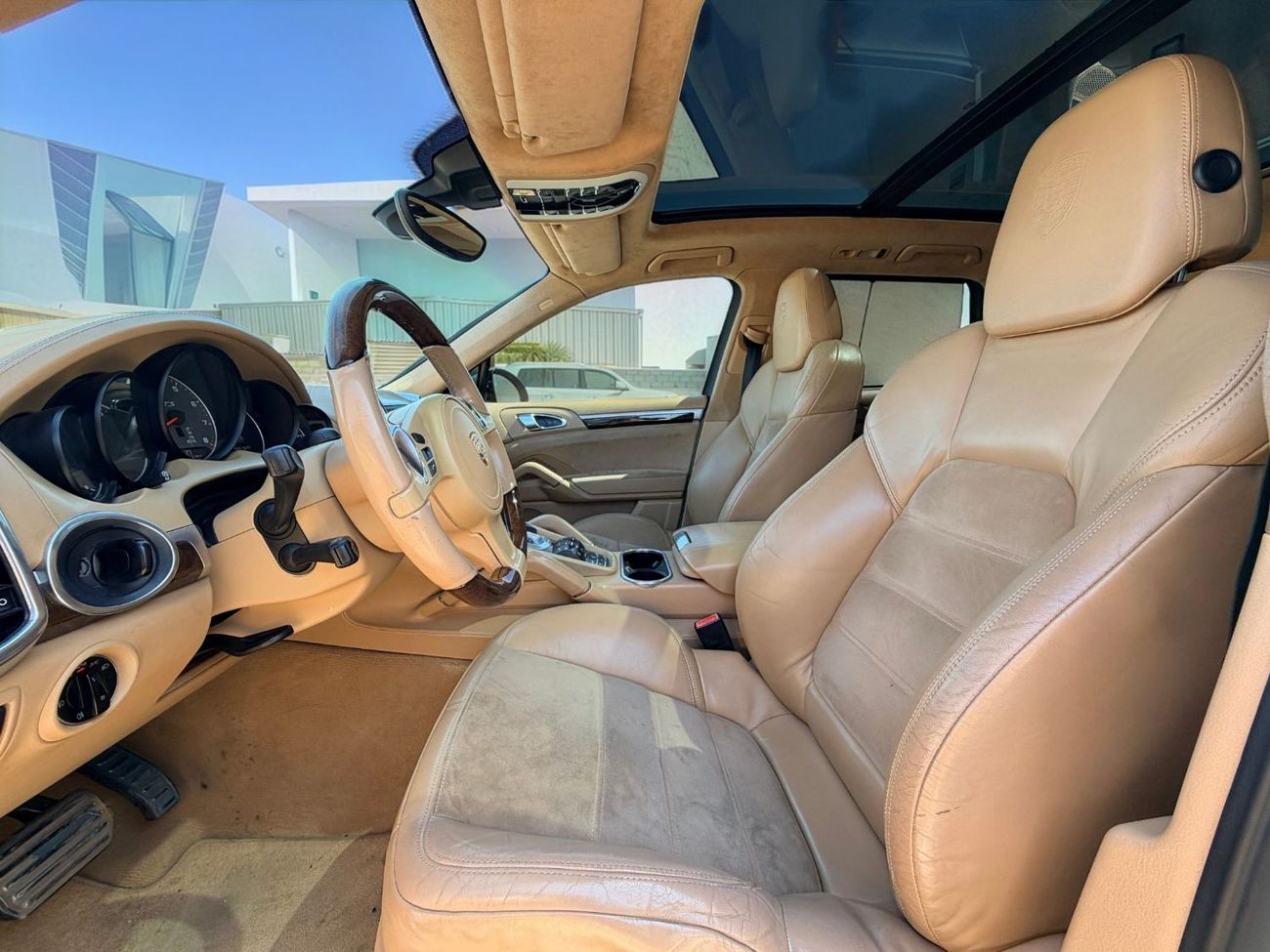 Porsche Cayenne GTS 4.8L PORSCHE CAYENNE GTS | 4.8L V8 – 420 BHP | 2013 | GCC SPECS