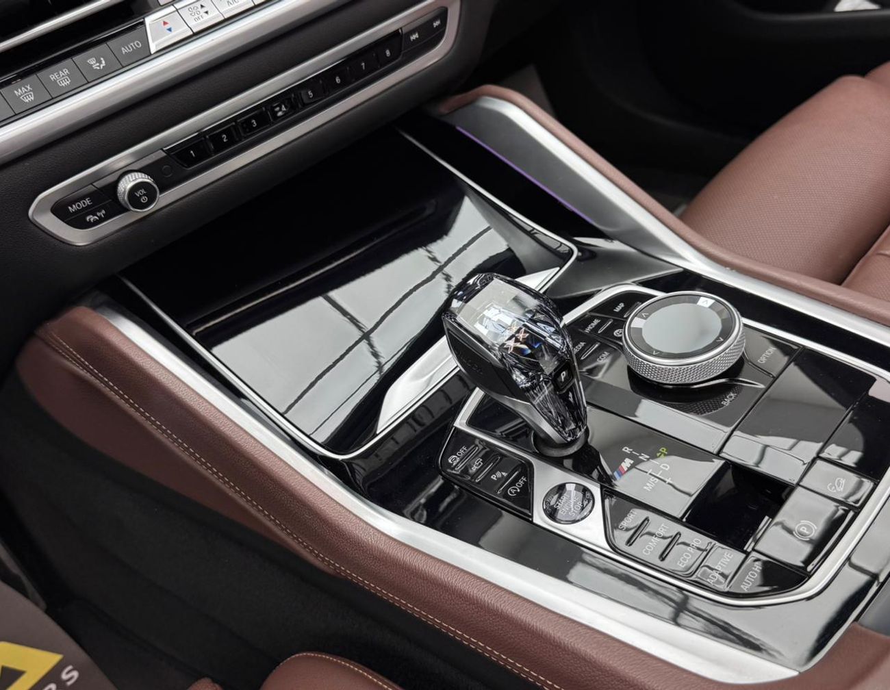 بي أم دبليو X6 M50i 4.4L 2022 BMW X6 M50i, BMW Service History, 2027 BMW Warranty and Service Pack, GCC