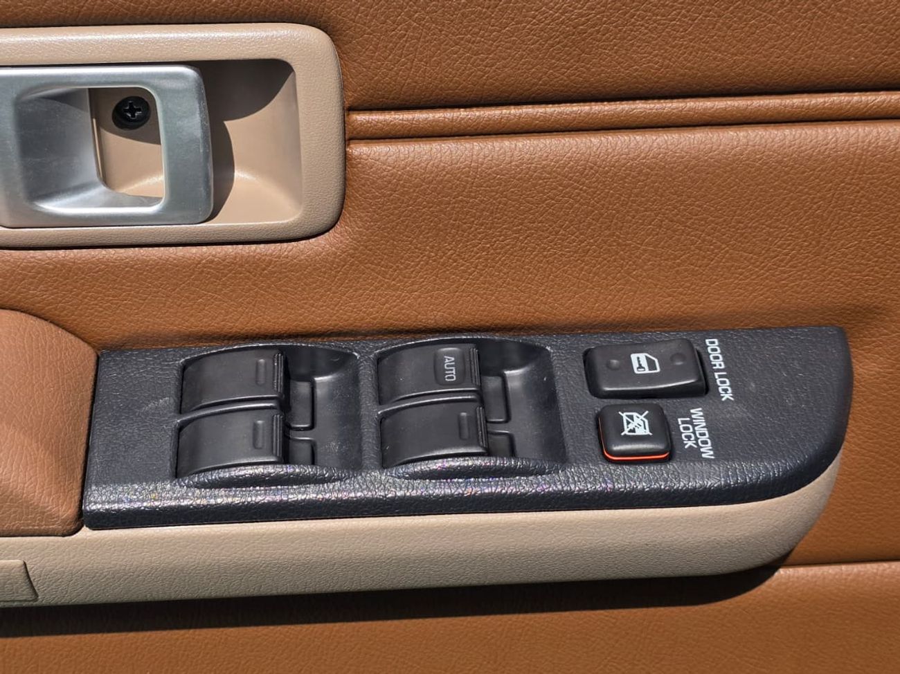 Toyota Land Cruiser 70 LX 4.0L (5 DOOR)