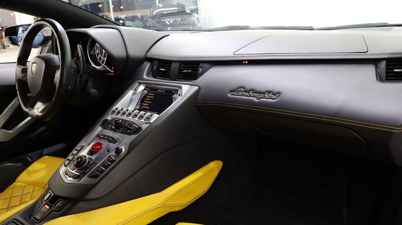 Lamborghini Aventador Lamborghini Avantador 2015 Coupe 6.5L V12 Excellent Condition