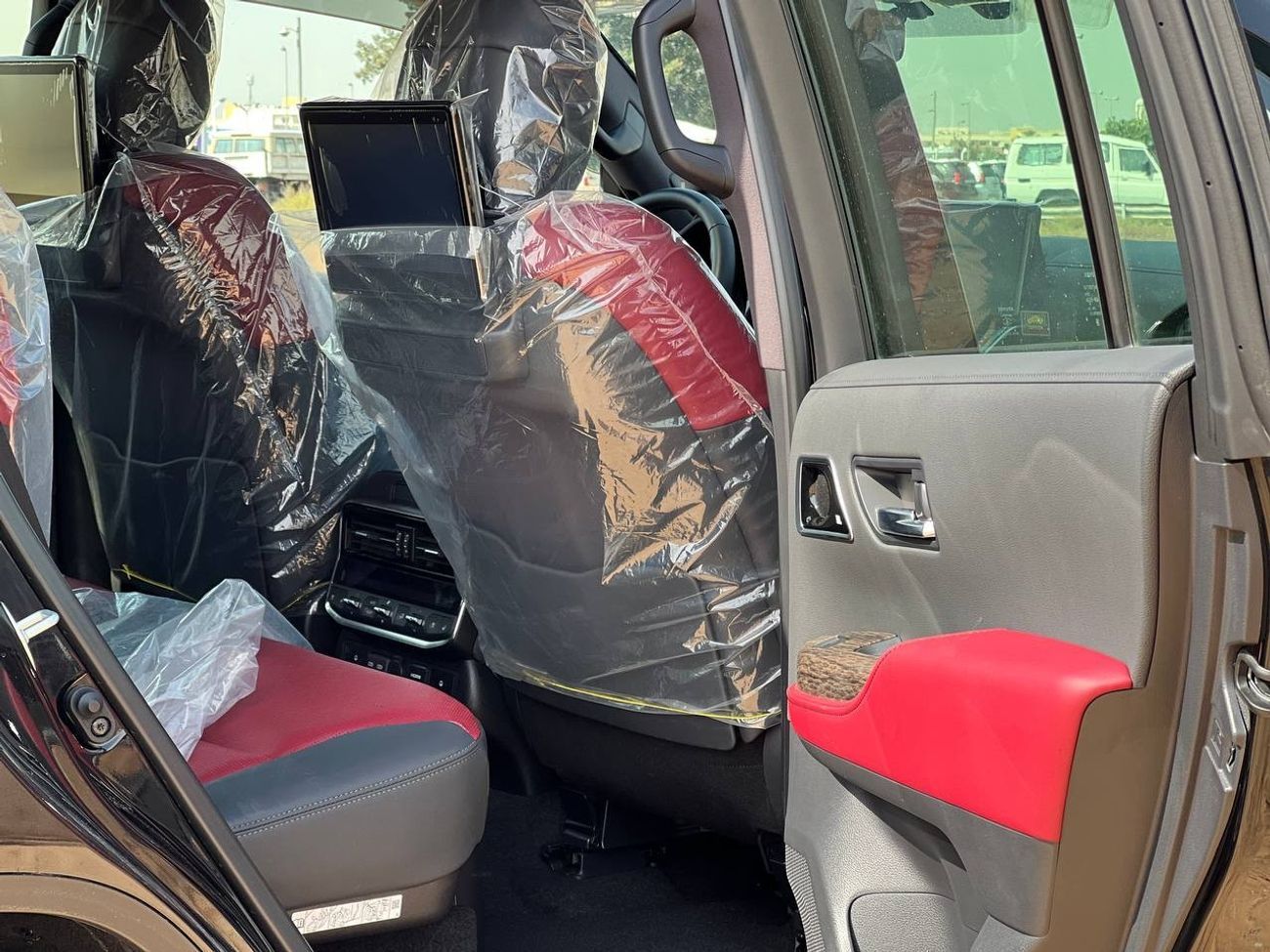 Toyota Land Cruiser VXR 3.5L TWIN TURBO PTR A/T // 2024 // FULL OPTION WITH 360 CAMERA COOLING & HEATED SEATS // SPECIAL