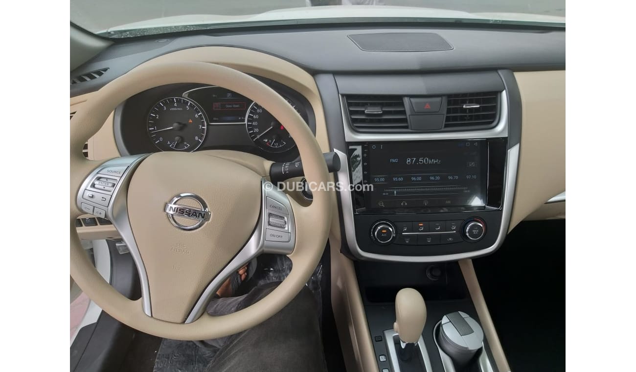 Nissan Altima with screen camera