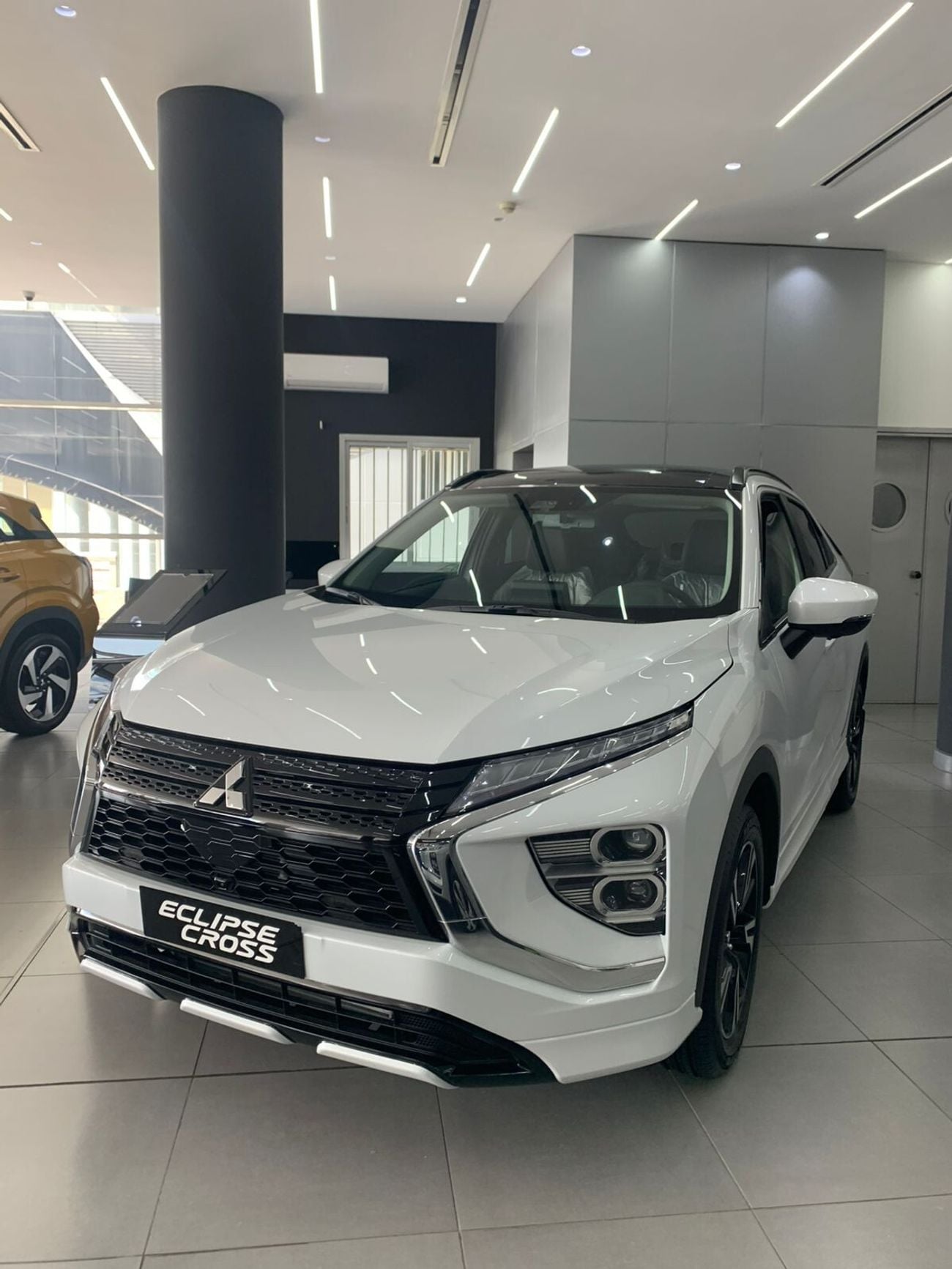 ميتسوبيشي إكلبس كروس HIGHLINE 2.0L 155HP AWD 5 SEATS 5 DOOR