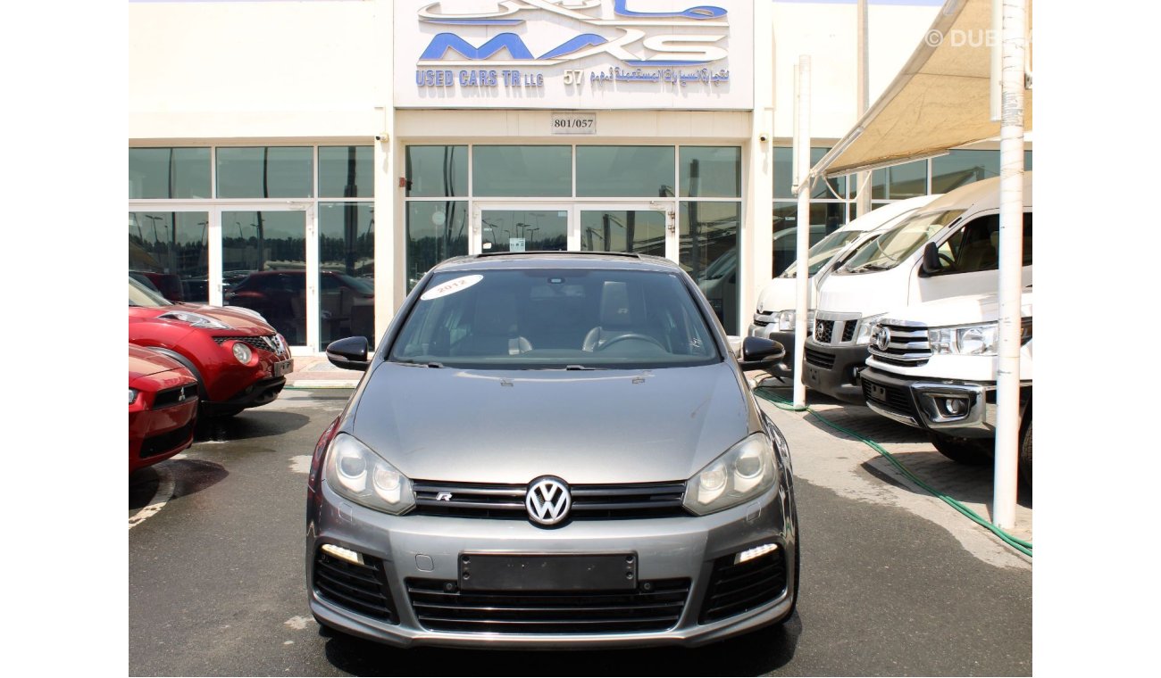 Volkswagen Golf TRIM - R - ACCIDENTS FREE - GCC - CAR IS IN PERFECT CONDITION INSIDE OUT