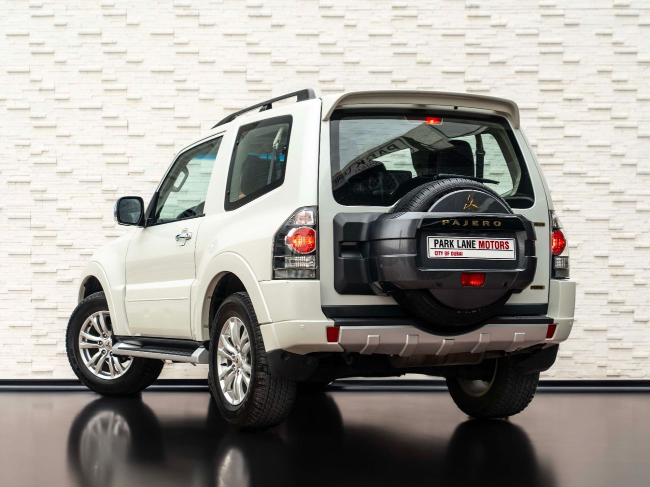 ميتسوبيشي باجيرو GLS 3.5L (189 HP)