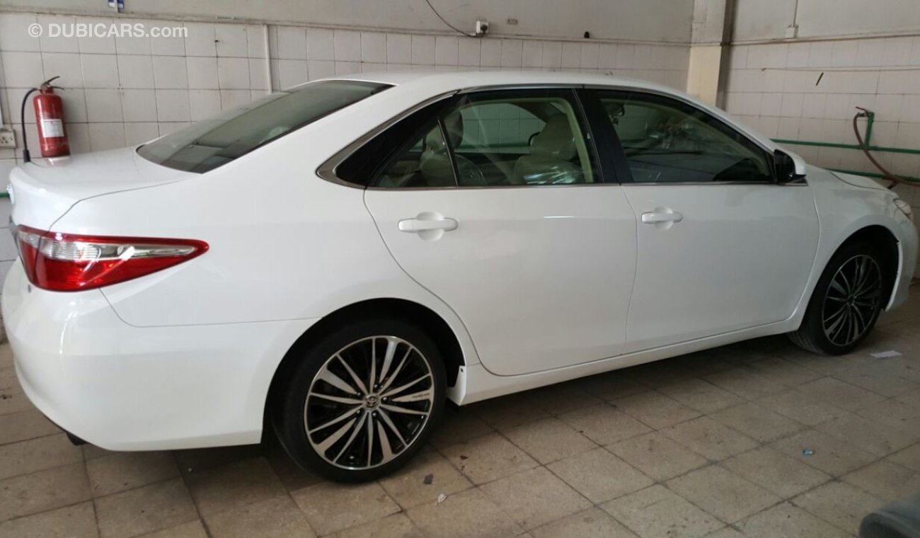 Toyota Camry very nice an  clean  car