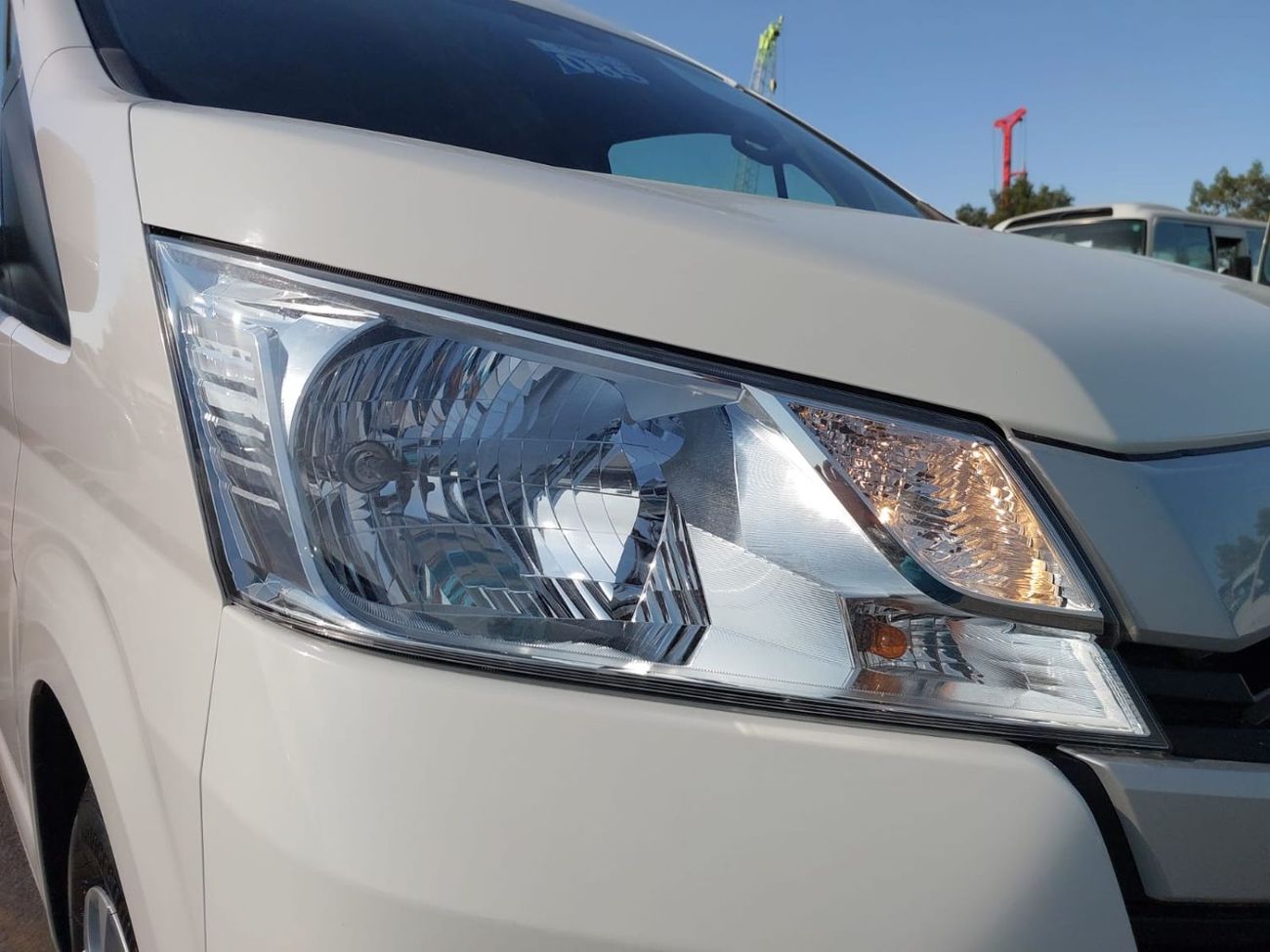 Toyota Hiace (RAMADAN OFFER) TOYOTA HIACE COMMUTER VAN RHD 2023 MODEL 2.8 L DIESEL AUTOMATIC(PM21193)