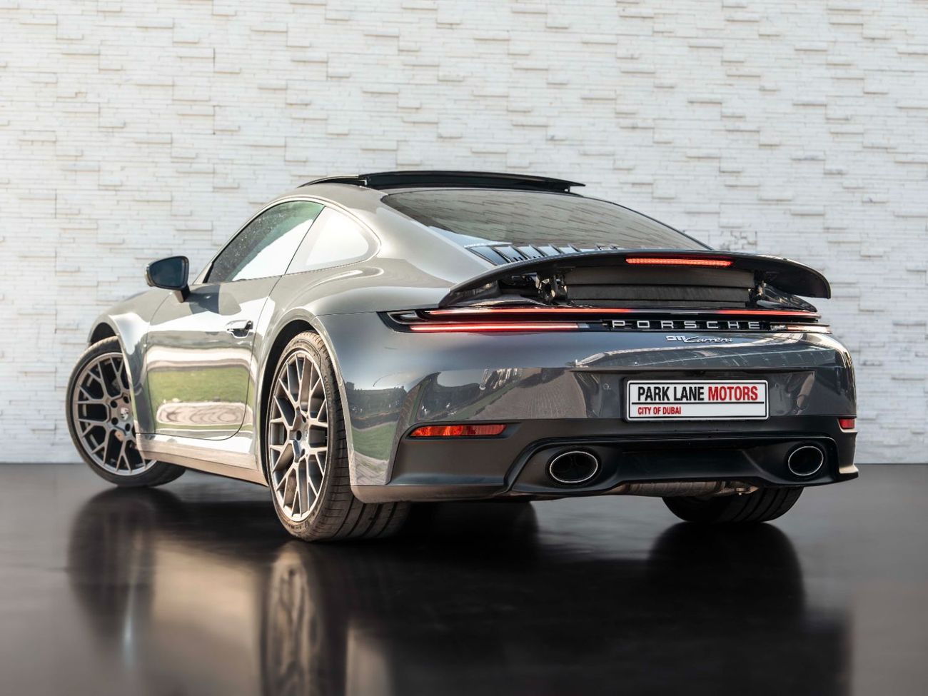 Porsche 911 Carrera 3.0L (444 HP) Coupe