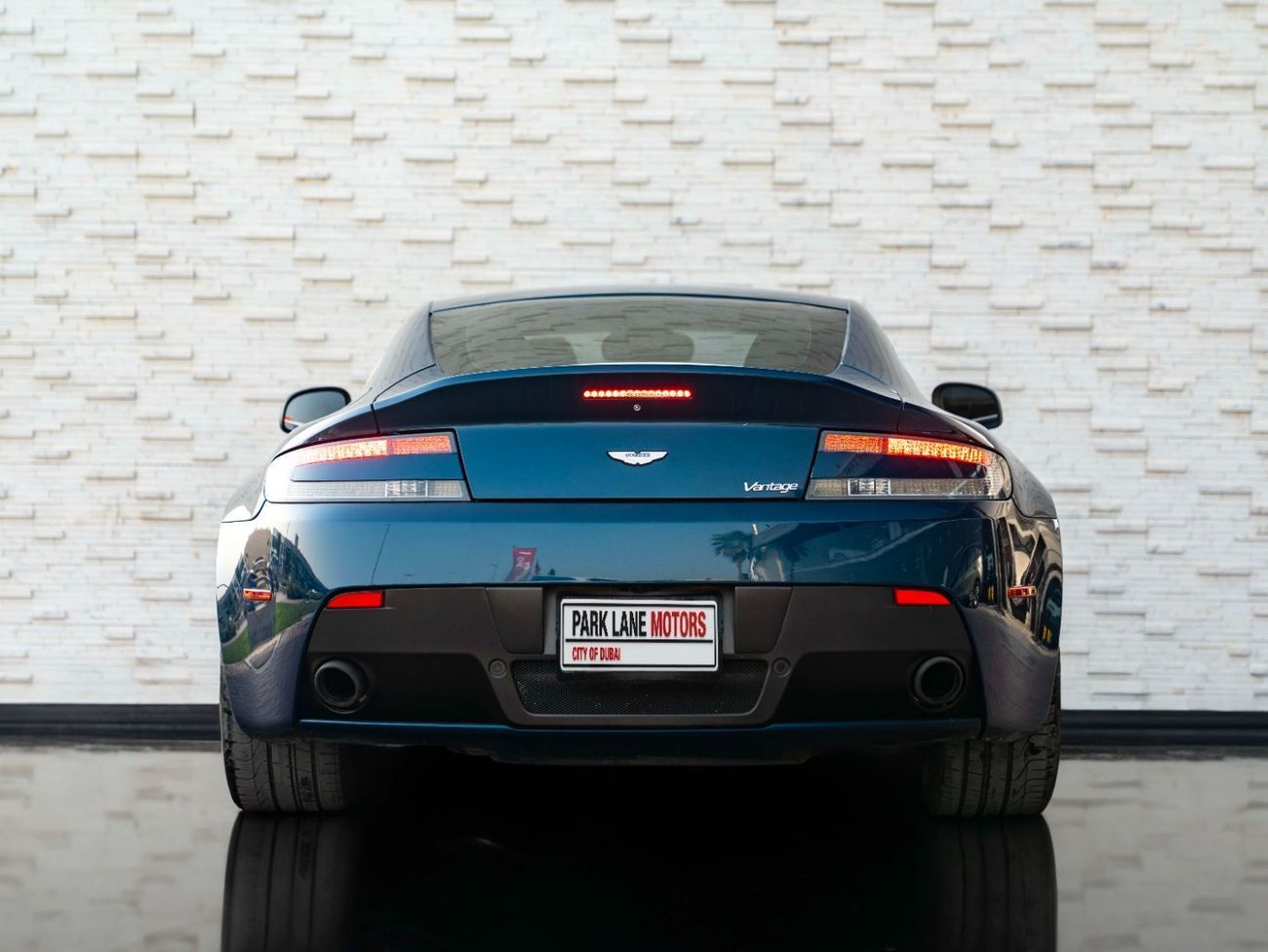 أستون مارتن فانتيج V8 4.7L