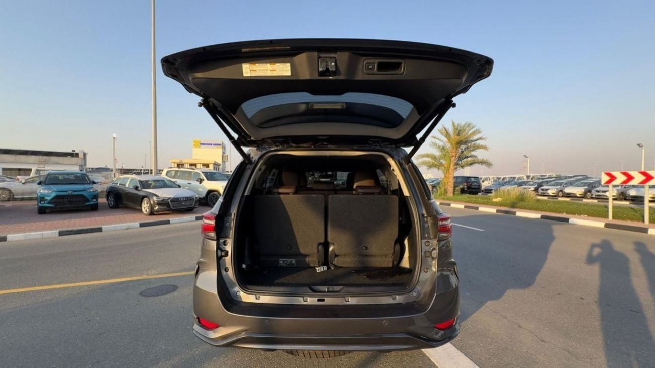 Toyota Fortuner LEGENDER BODY KIT INSTALLED | REAR VIEW CAMERA | ELECRIC SEAT | 2.8L DIESEL | RHD | 2016