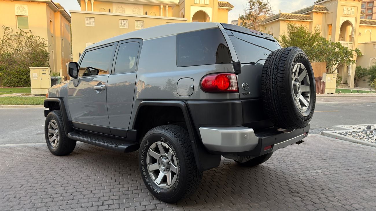 تويوتا إف جي كروزر