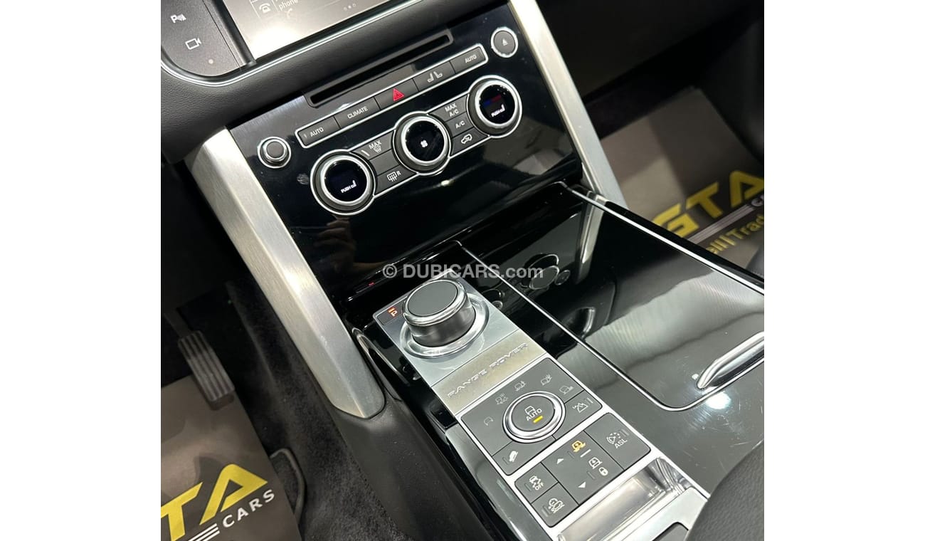 Land Rover Range Rover 2016 Range Rover Vogue SE V8, Full Service History, Warranty, GCC