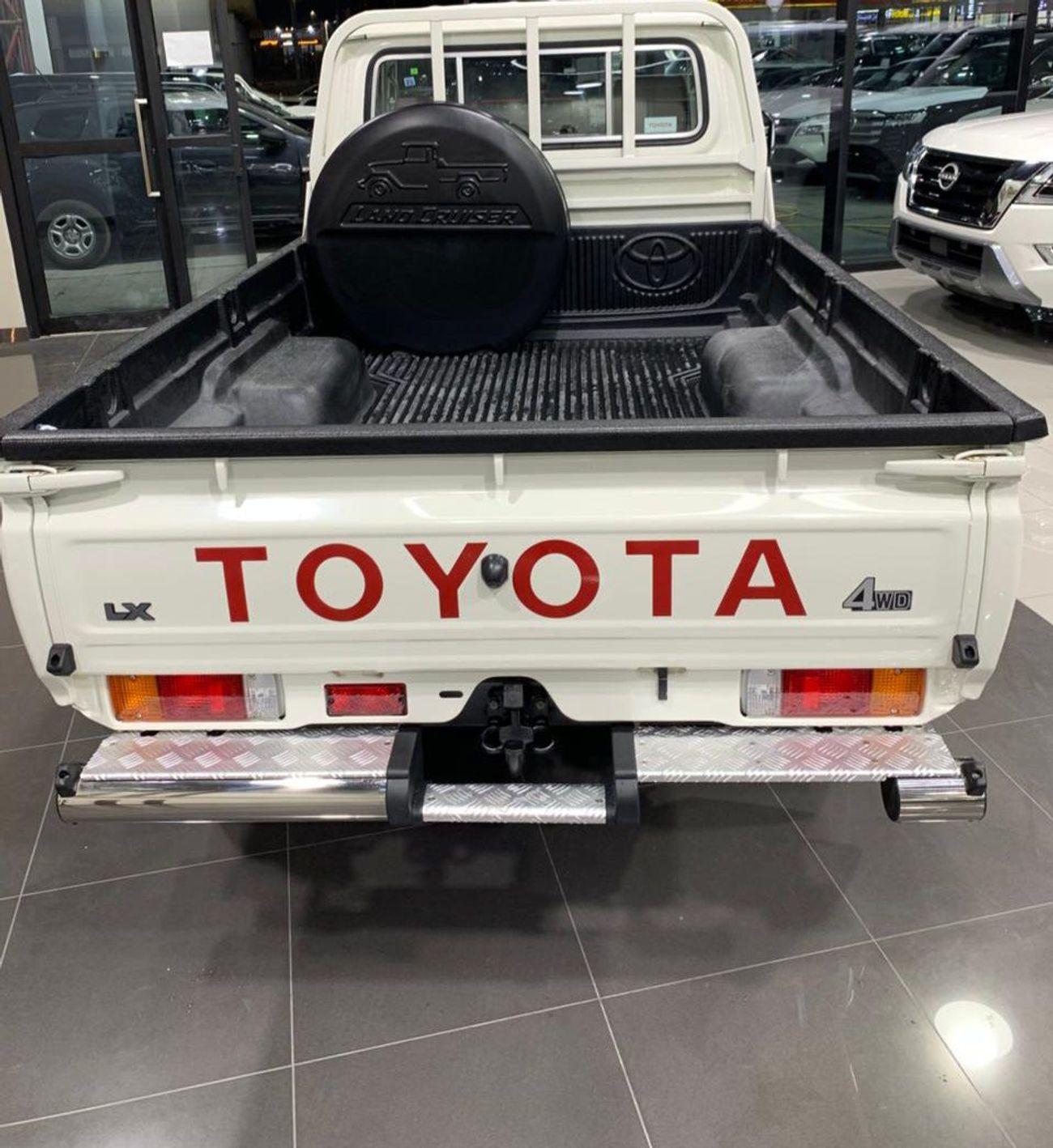 تويوتا لاند كروزر بيك آب LX 2.8L  DIESEL SINGLE CABIN