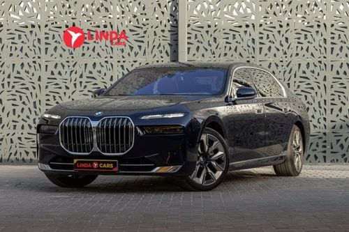 بي أم دبليو 740i LUXURY PURE EXCELLENCE 2023 BMW 740i GCC | Agency Warranty