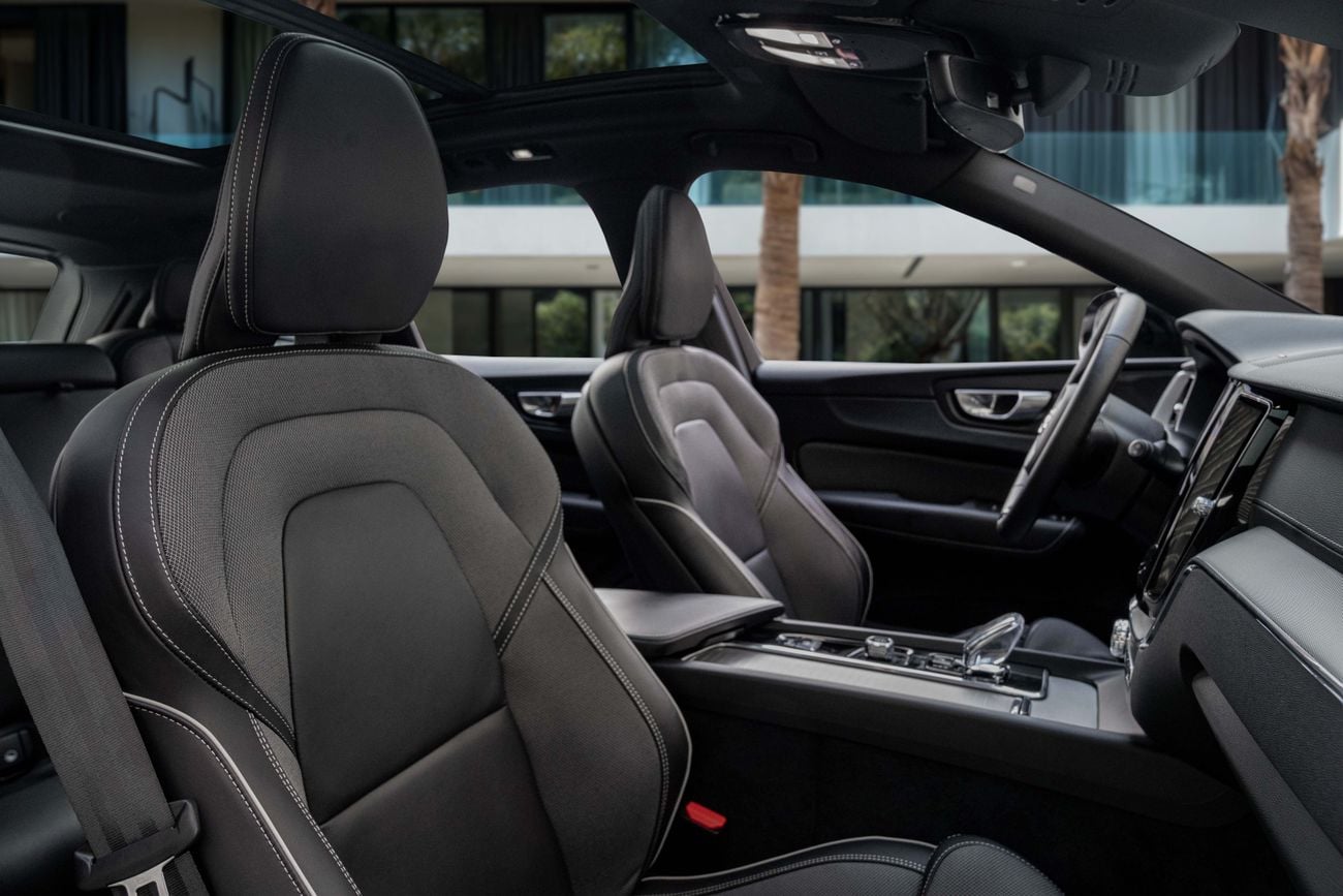 فولفو XC 60 B5 ULTIMATE DARK XC60 B5 Ultimate Dark | 2,448 P.M | 0% Downpayment | WARRANTY