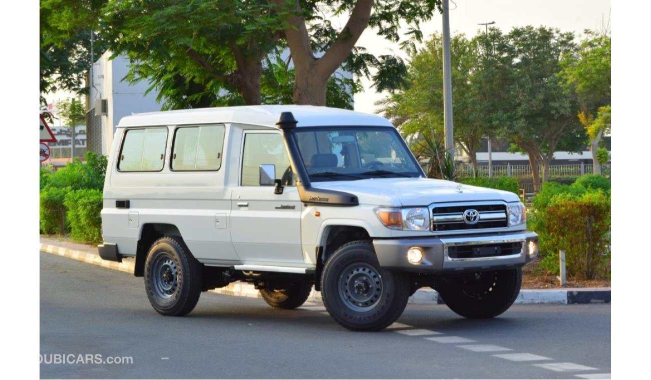 Toyota Land Cruiser Hard Top 78 V6 4.0L PETROL MANUAL TRANSMISSION