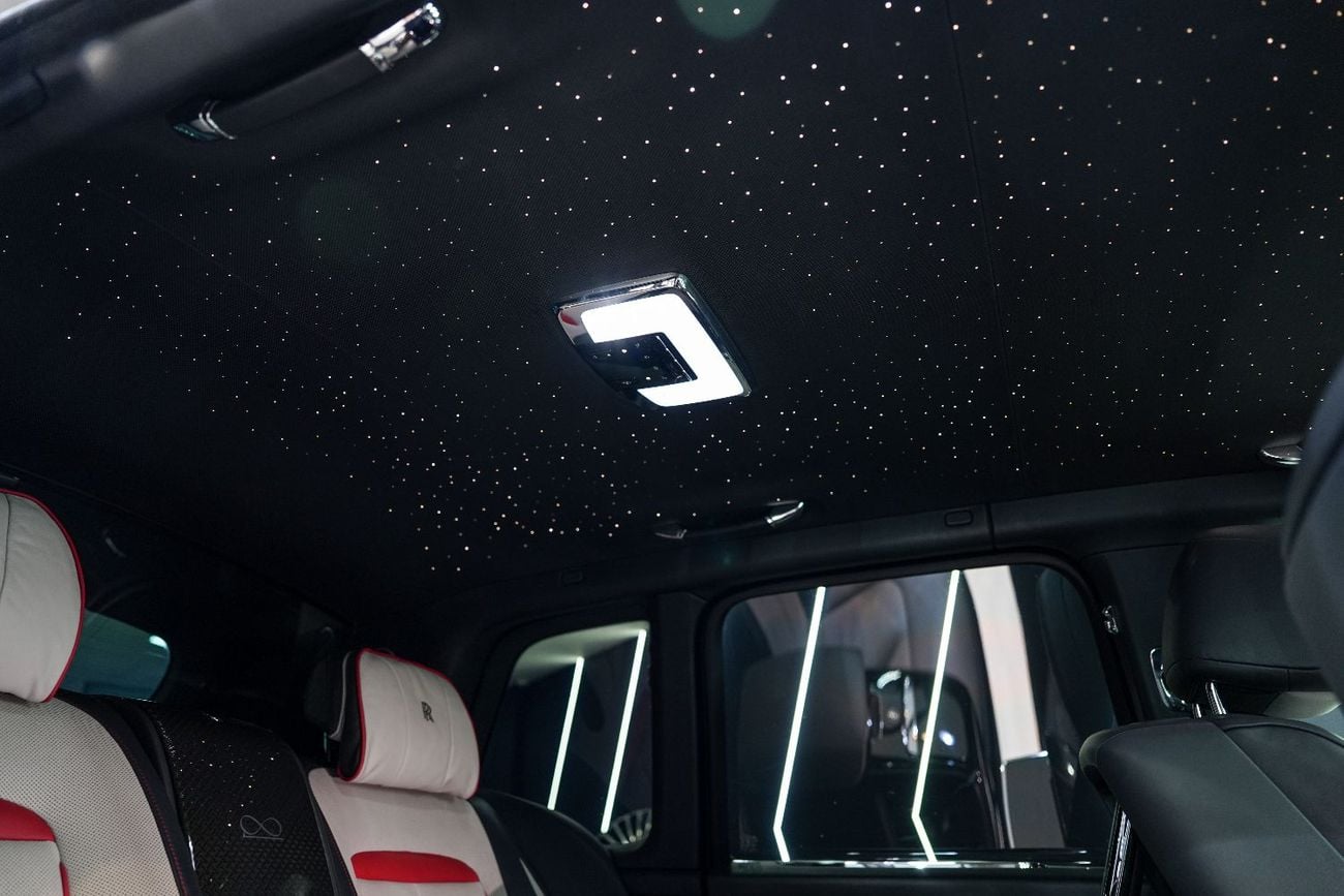 Rolls Royce Cullinan BLACK BADGE , Rear Entertainment, Bespoke Audio, Starlight, GCC Specs!!