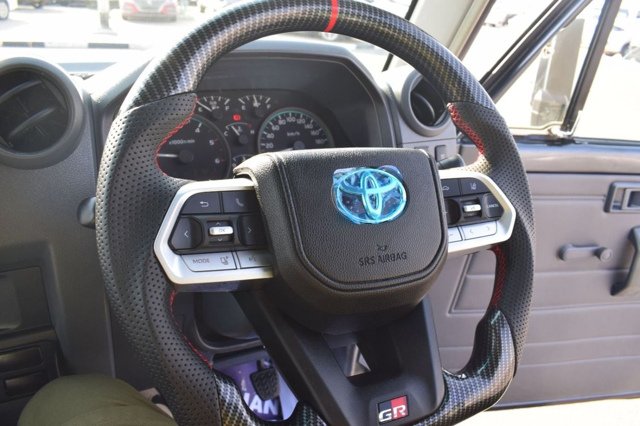 تويوتا لاند كروزر بيك آب Toyota landcruise pickup single cab 2011model Facelifted 2024 4.5 1 VD Diesel engine Colour Grey Tra
