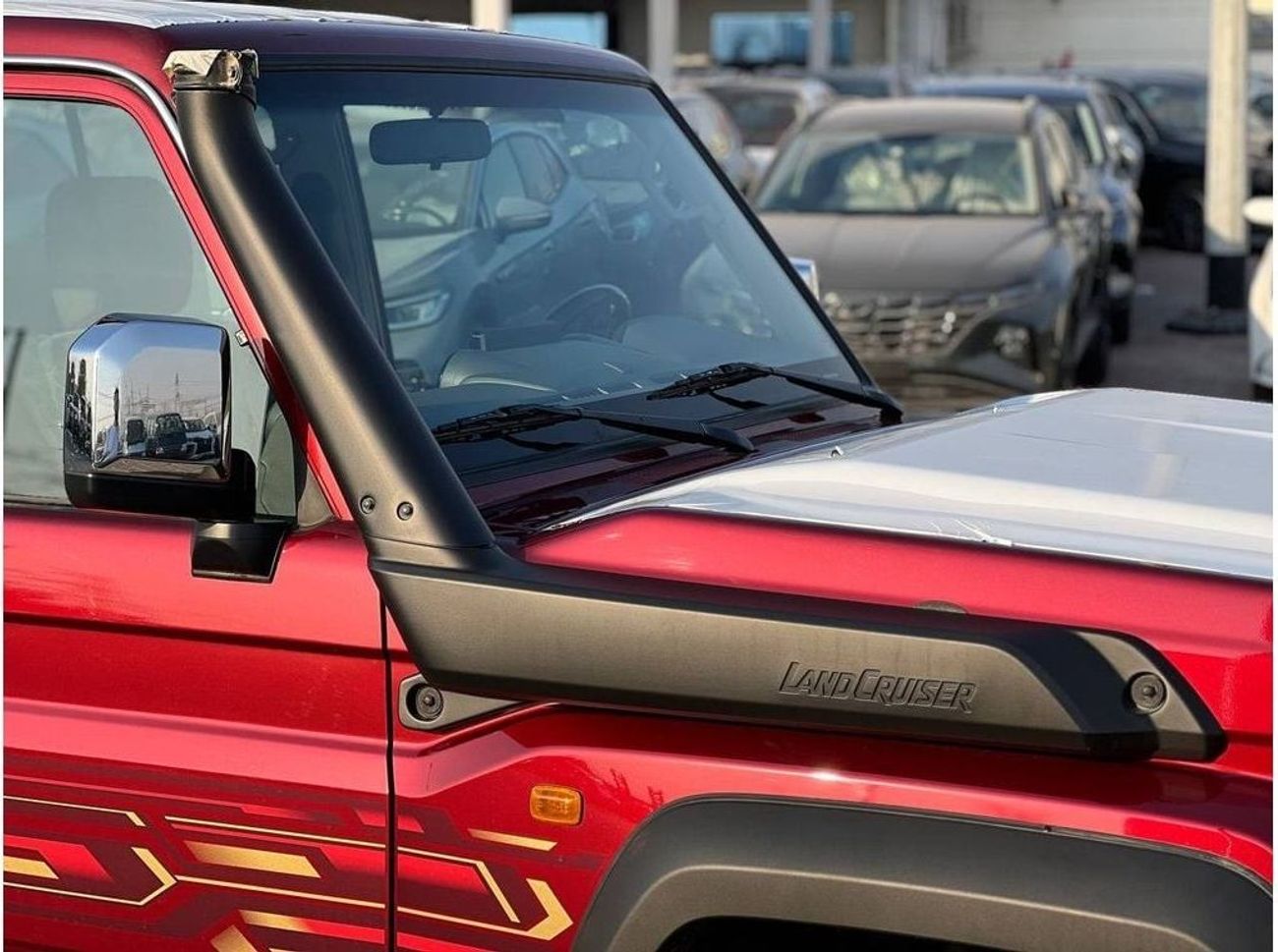 Toyota Land Cruiser 70 LC76 4.0L PTR M/T // 2024 // HIGH OPTION WITH DVD & BACK CAMERA , POWER WINDOWS , COOL BOX // SPECIA