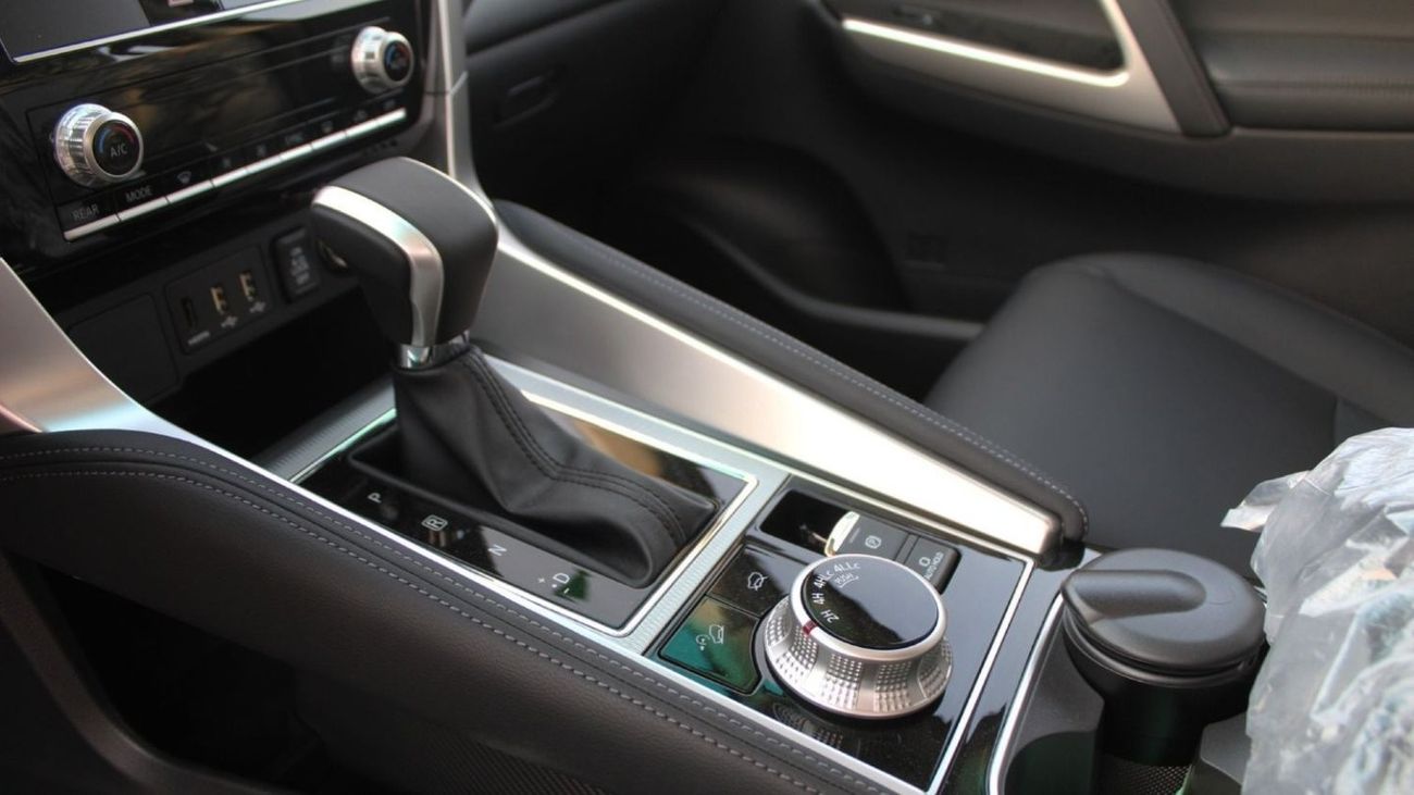 Mitsubishi Montero MITSUBISHI MONTERO 3.0L 4WD SPORT AT #00G58