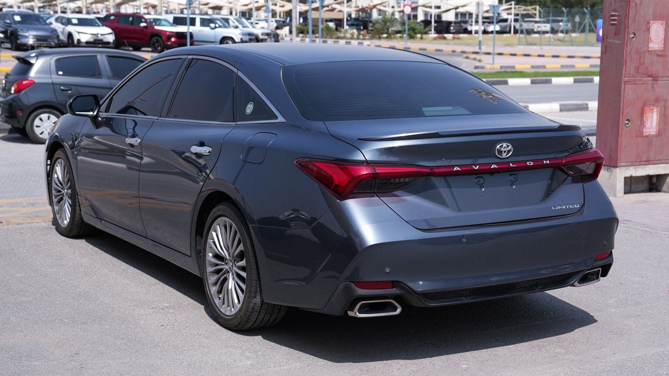 تويوتا افالون