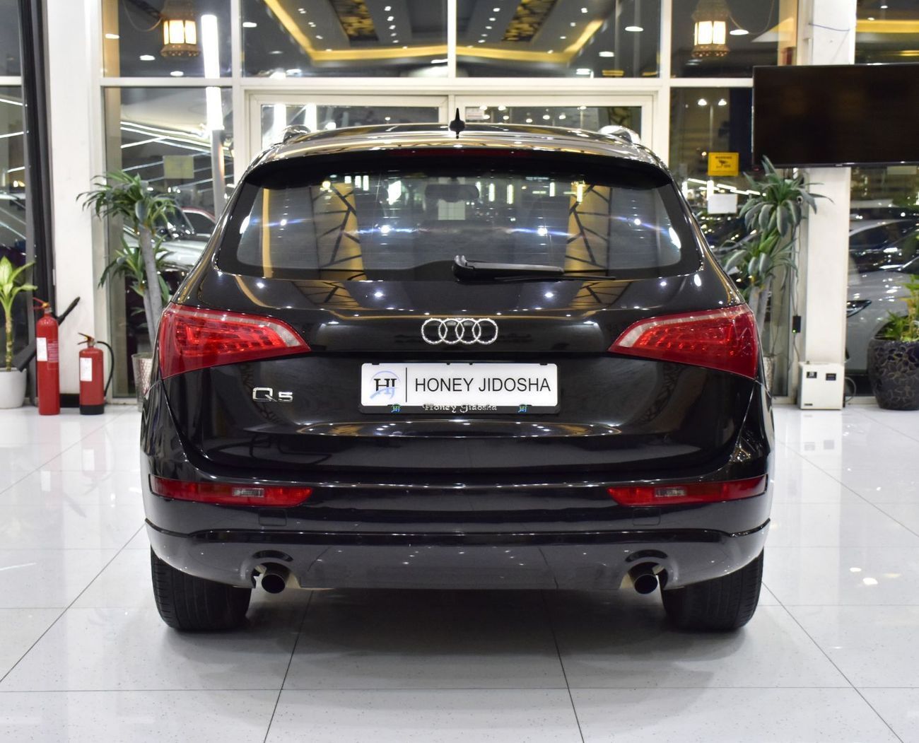 أودي Q5 EXCELLENT DEAL for our Audi Q5 ( 2012 Model ) in Black Color GCC Specs