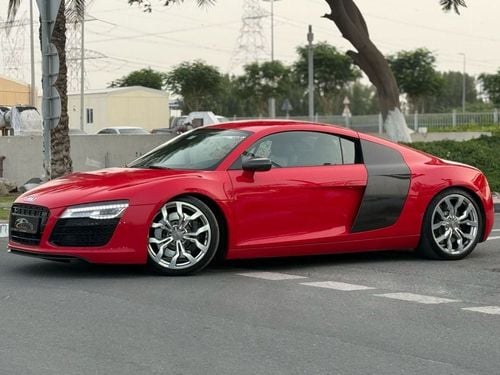 أودي R8 FSI Audi R8 V8 FSI 2015 GCC Specs - Pristine Condition Full Service History in perfect condition